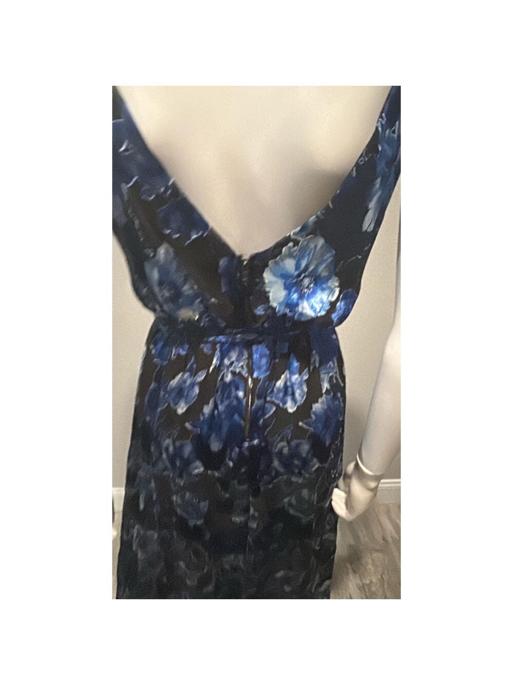 Alice + Olivia Blue Samantha Wrap Maxi Dress Size 6 - Picture 9 of 13
